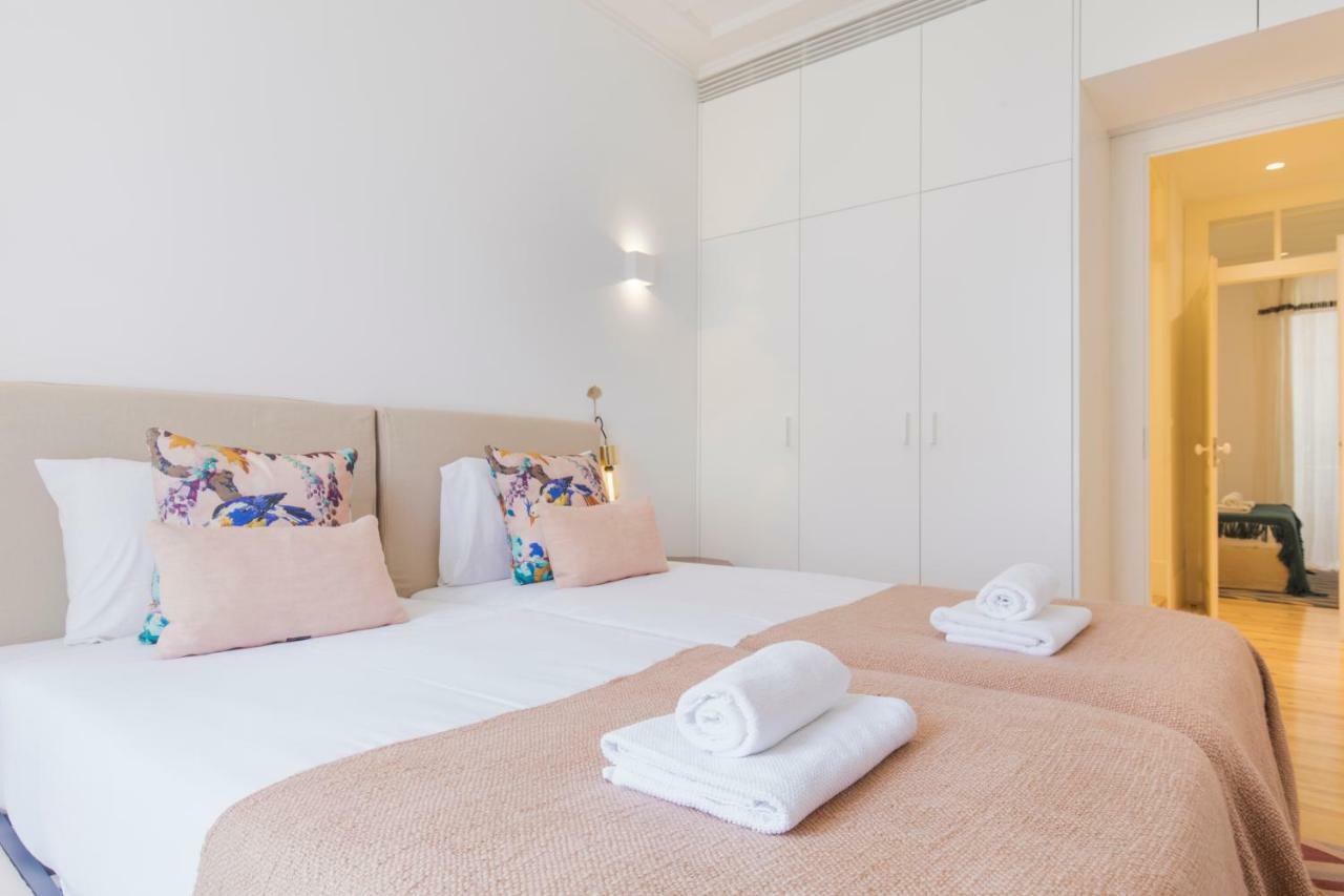 Charming 2 Bedroom Apartment In Baixa Chiado Lisbon Exterior photo