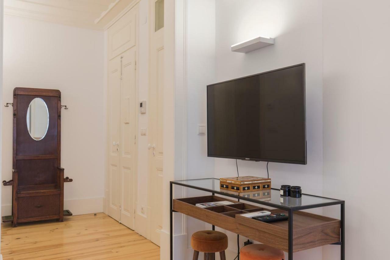 Charming 2 Bedroom Apartment In Baixa Chiado Lisbon Exterior photo